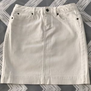 J Jill size 2P white skirt 98% cotton 2% spandex. 15in X 18in